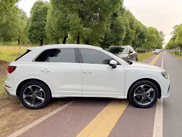 Audi Q3 — Фото автомобиля 5