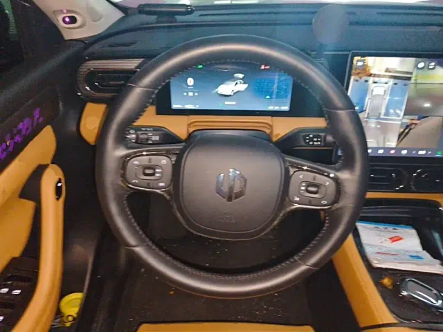 Leapmotor C11 — Фото автомобиля 6