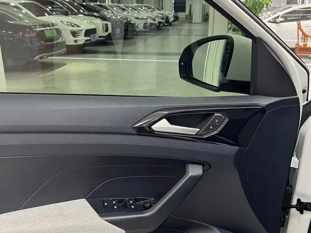 Volkswagen Tharu — Фото автомобиля 9