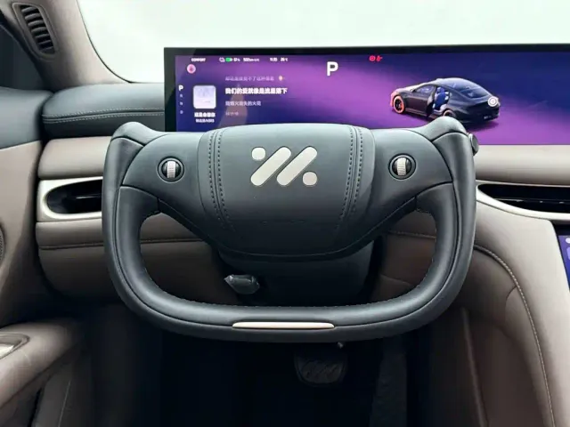 IM Motors L6 — Фото автомобиля 10