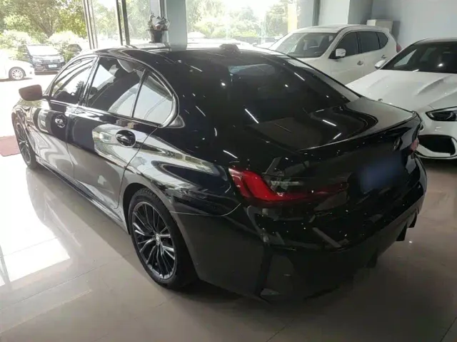 BMW 3 Series — Фото автомобиля 4
