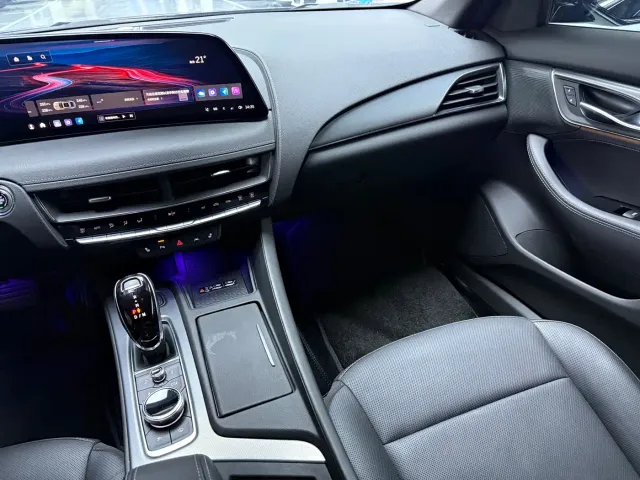 Cadillac CT5 — Фото автомобиля 11