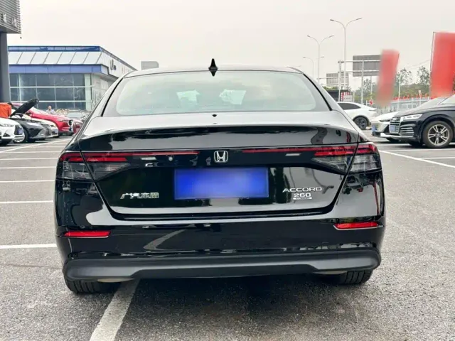 Honda Accord — Фото автомобиля 7