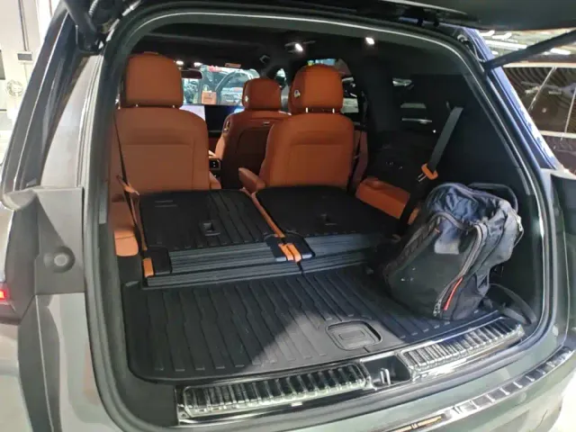 Li Auto L8 — Фото автомобиля 18