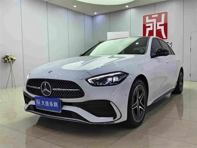 Фотография автомобиля — Mercedes-Benz C-Class