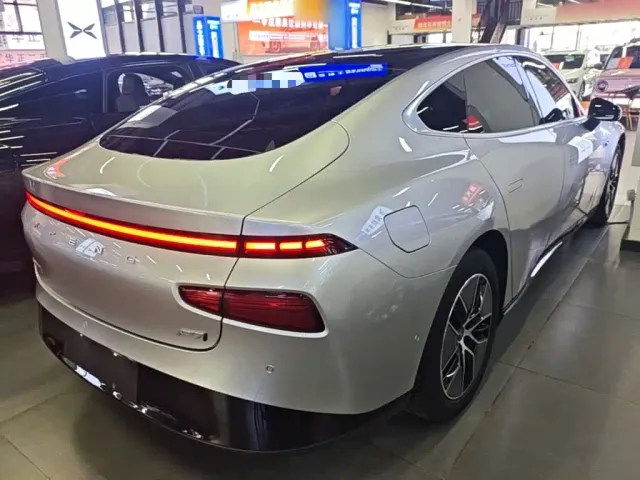 Xpeng P7 — Фото автомобиля 6