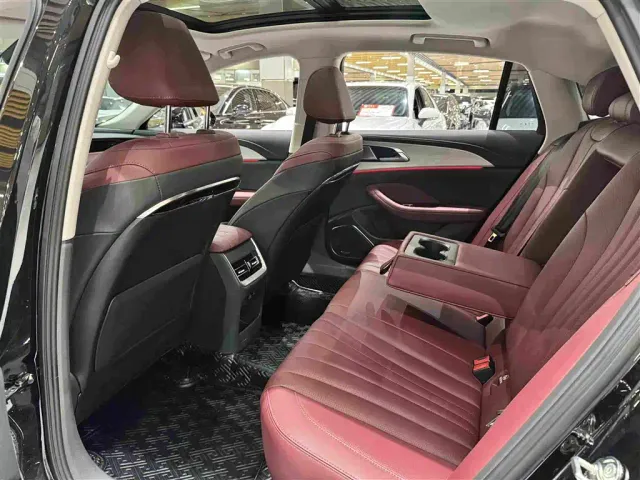 Hongqi H5 — Фото автомобиля 9