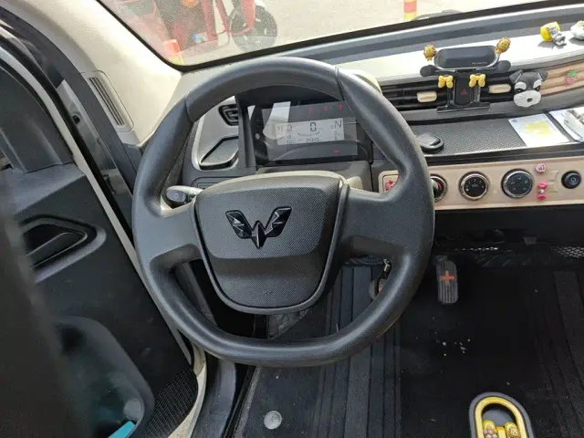 Wuling Hongguang Mini EV — Фото автомобиля 6