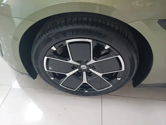 Xiaomi SU7 — Фото автомобиля 22