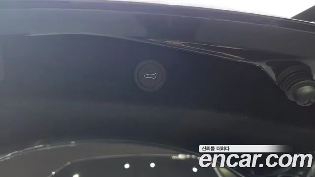 Tesla Model 3 — Фото автомобиля 25