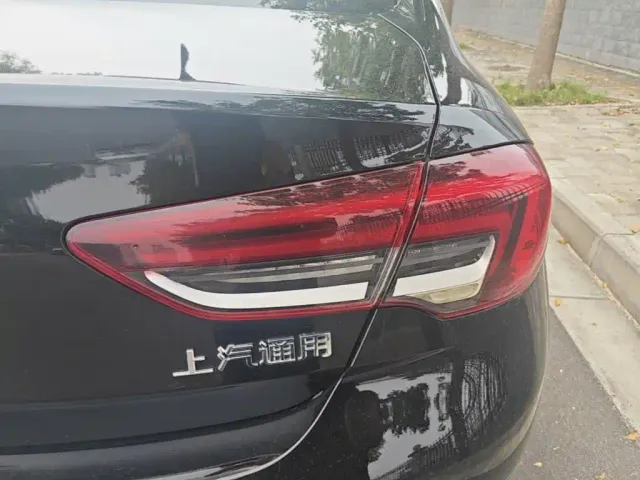 Buick Regal — Фото автомобиля 7