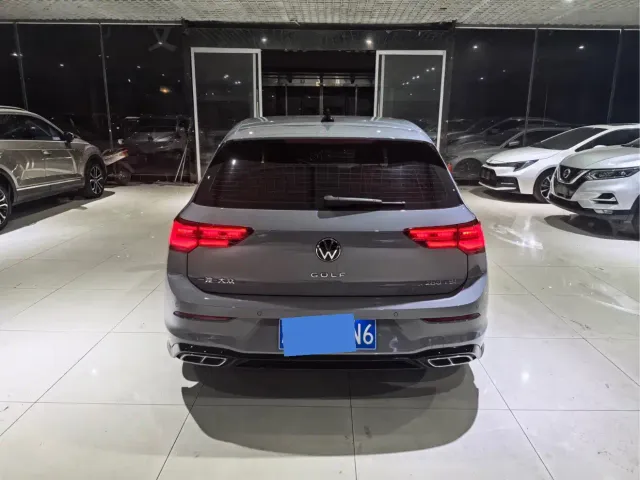 Volkswagen Golf — Фото автомобиля 5
