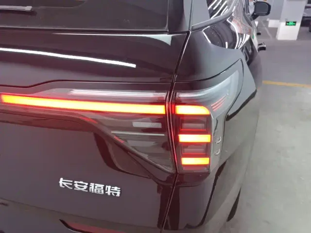 Ford Edge — Фото автомобиля 7