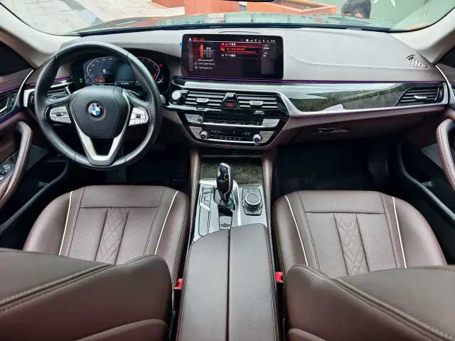 BMW 5 Series — Фото автомобиля 9