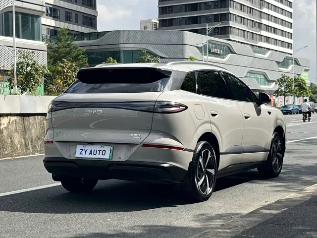 BYD Sealion 06 — Фото автомобиля 6