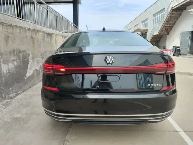 Volkswagen Passat — Фото автомобиля 5