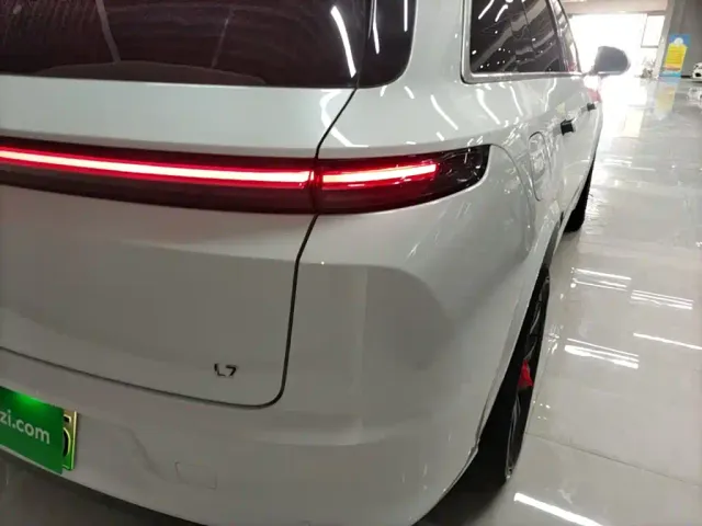 Li Auto L7 — Фото автомобиля 7