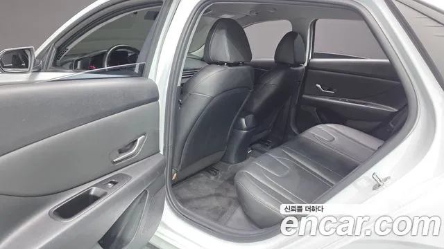 Hyundai AVANTE Avante (CN7) — Фото автомобиля 12