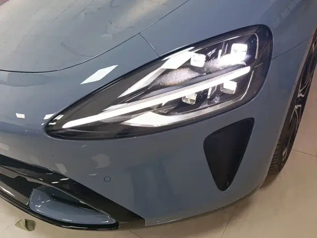 Xiaomi SU7 — Фото автомобиля 23