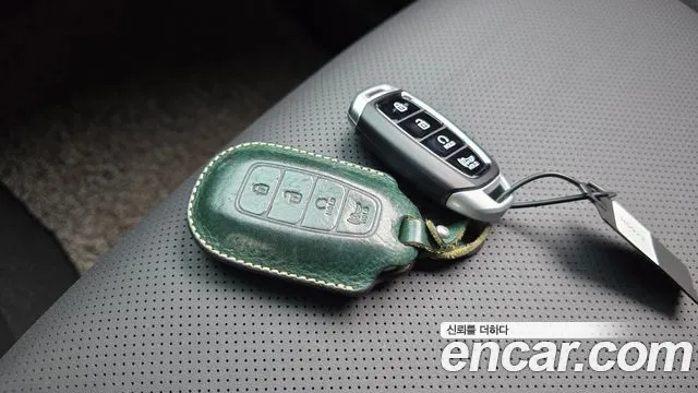 Hyundai Venue — Фото автомобиля 30