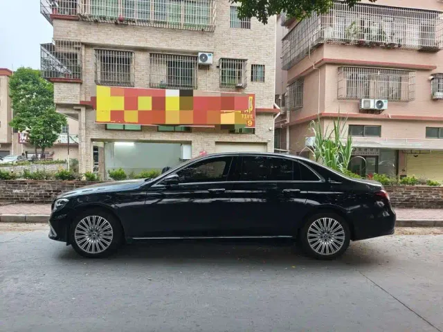 Mercedes-Benz E-Class — Фото автомобиля 3
