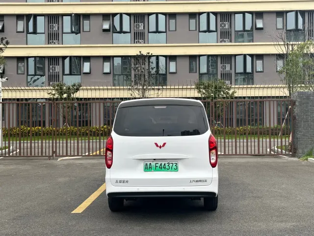 Wuling Hongguang — Фото автомобиля 6