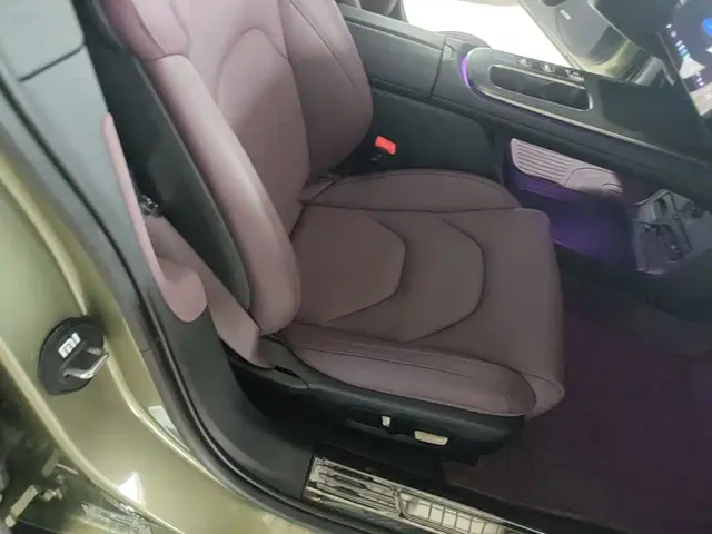 Xiaomi SU7 — Фото автомобиля 24