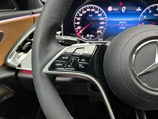 Mercedes-Benz E-Class — Фото автомобиля 13