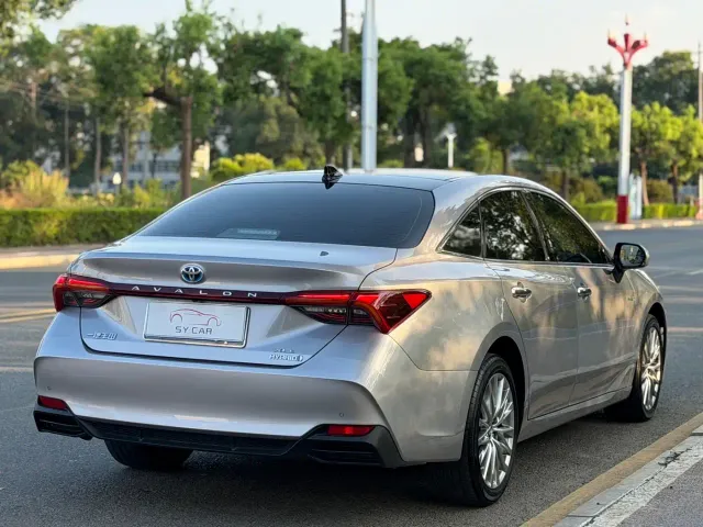 Toyota Avalon — Фото автомобиля 5