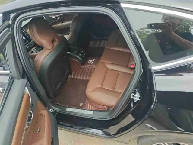 Volvo S90 — Фото автомобиля 6