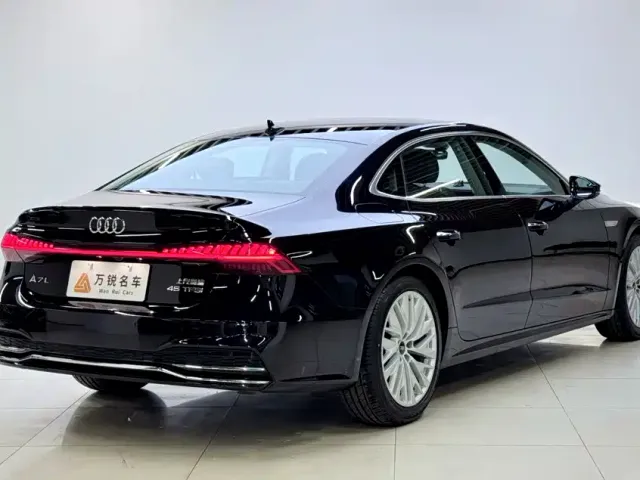 Audi A7L — Фото автомобиля 3