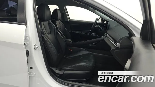 Hyundai Avante CN7 — Фото автомобиля 15