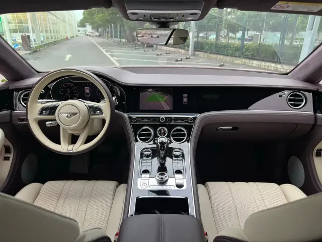Bentley Continental 2022 4.0T GT V8 — Фото автомобиля 16