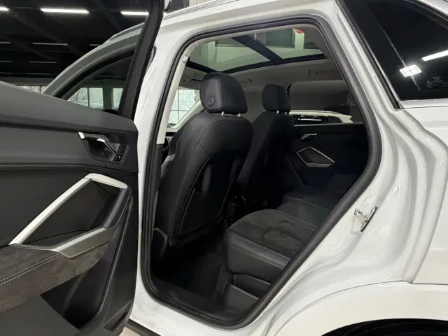 Audi Q3 — Фото автомобиля 14