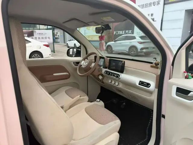 Wuling Hongguang Mini EV — Фото автомобиля 6