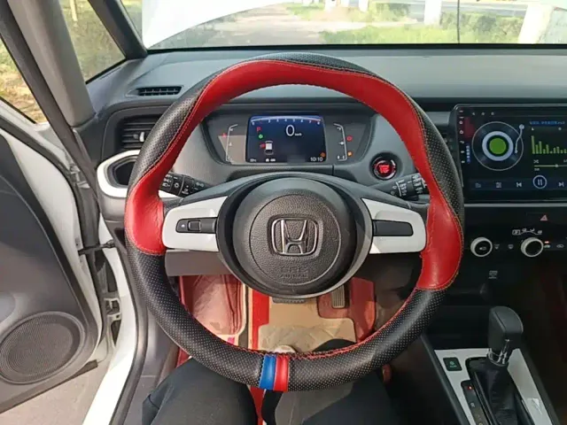 Honda Fit — Фото автомобиля 10