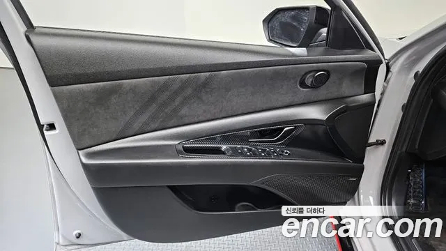 Hyundai AVANTE — Фото автомобиля 24
