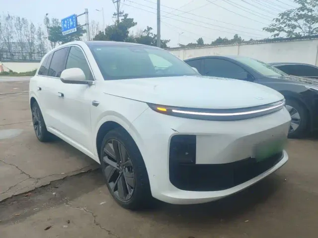 Li Auto L6 — Фото автомобиля 3