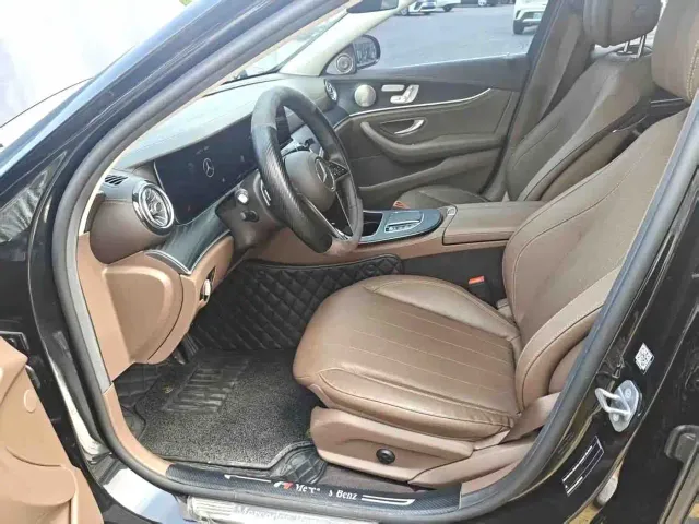 Mercedes-Benz E-Class — Фото автомобиля 5