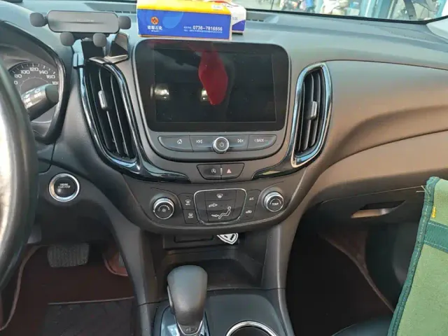 Chevrolet Equinox — Фото автомобиля 12