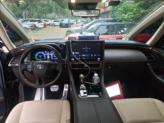 Toyota Alphard — Фото автомобиля 9
