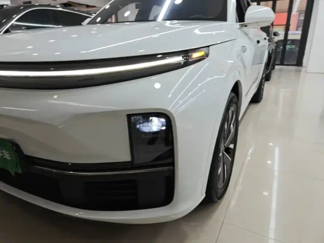 Li Auto L7 — Фото автомобиля 23