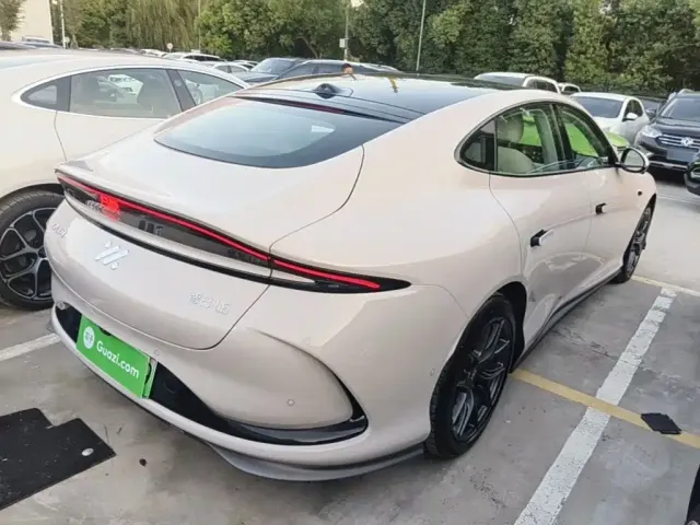 IM Motors L6 — Фото автомобиля 4