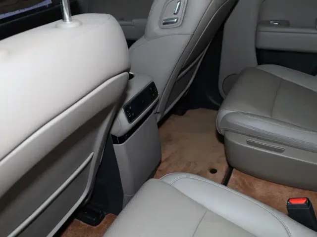 Li Auto L8 — Фото автомобиля 26