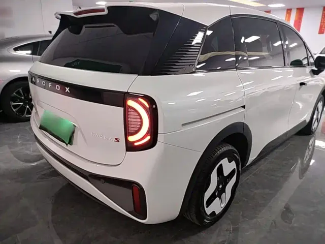 Arcfox Kaola S — Фото автомобиля 5