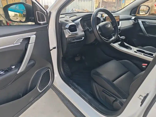 Geely Binyue — Фото автомобиля 15