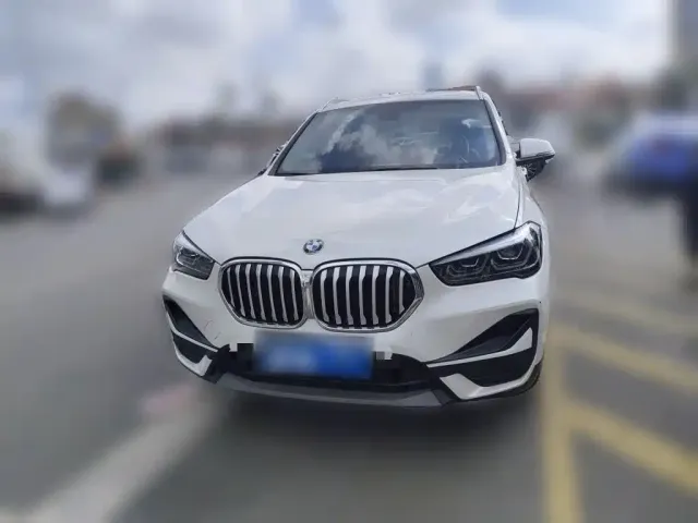 BMW BMW X1 2022 sDrive25Li Leading — Фото автомобиля 2
