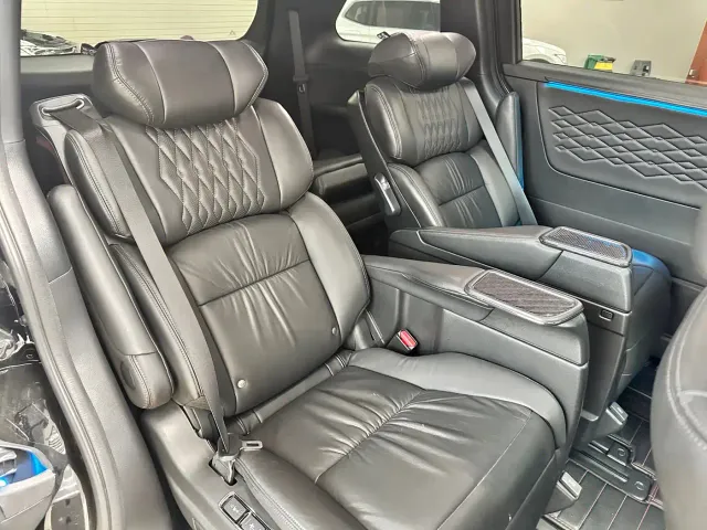Honda Elysion — Фото автомобиля 11