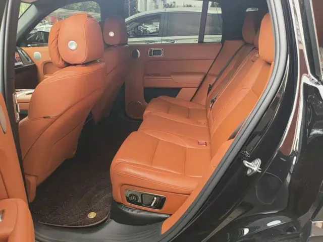 Li Auto L7 — Фото автомобиля 12