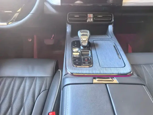 GAC Trumpchi GS8 — Фото автомобиля 10